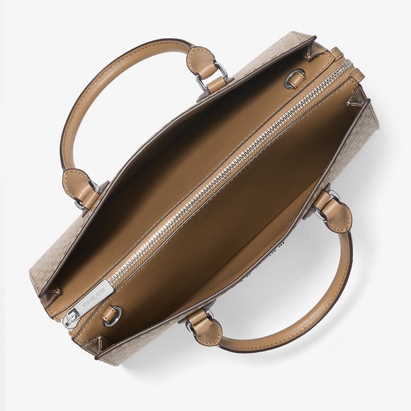 Michael Kors Sheila Medium Ombré Signature Logo Satchel
Husk
NWT - Picture 5 of 16